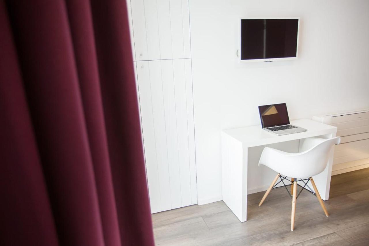 Dimora Mefite-Camere Con Bagno Privato E Self Check-In Matera Exterior foto