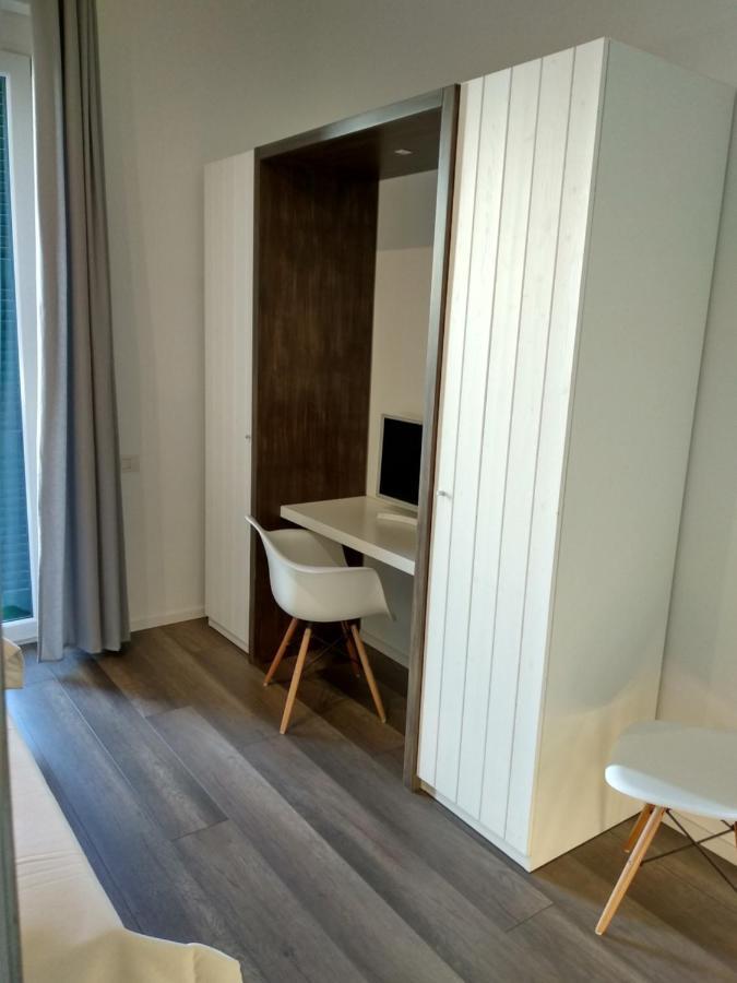 Dimora Mefite-Camere Con Bagno Privato E Self Check-In Matera Exterior foto